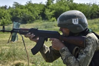 L'Ukraine affirme contrôler un territoire vers Koursk en Russie (illustration soldat ukrainien). KEYSTONE/EPA/PRESS SERVICE OF THE 65TH MECHANIZED BRIGADE
